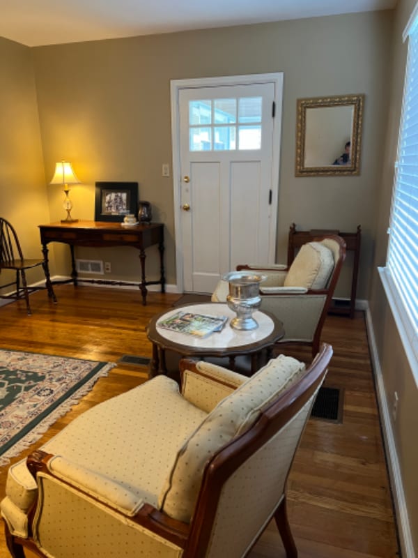 Photo - 2422 Jackson Ave