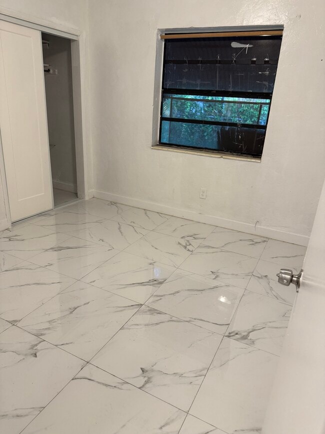16251 NE 18th Pl Unit 16251 NE 18th Pl