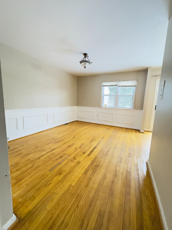 Photo - 102 Hopkins Ct