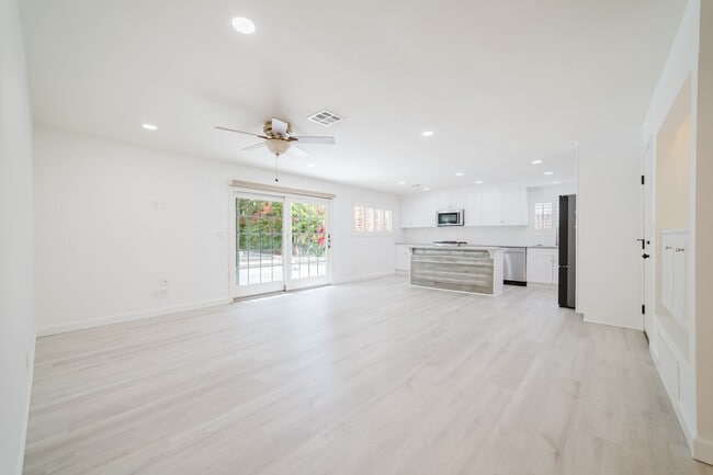 Photo - 3953 James Dr