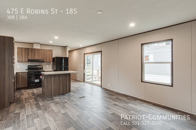 Photo - 475 E Robins St