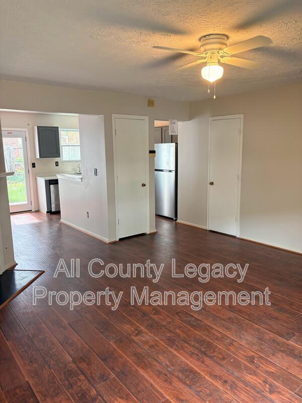 Photo - 5774 Wells Cir