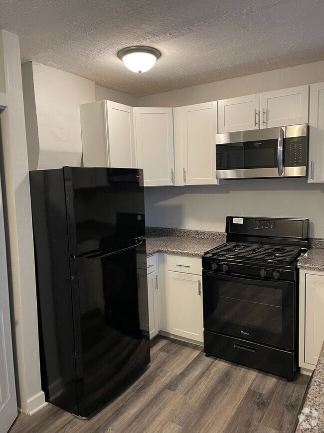Building Photo - Southside Flats Now Open! Unit 5 Rental
