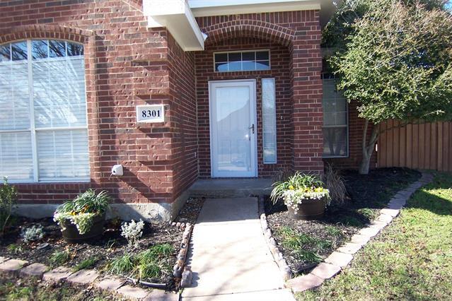 Photo - 8301 Bells St