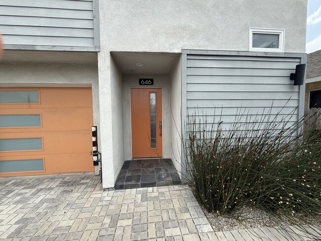 ENTRY WITH ATTACHED GARAGE - 646 N Serrano Ave Apartment