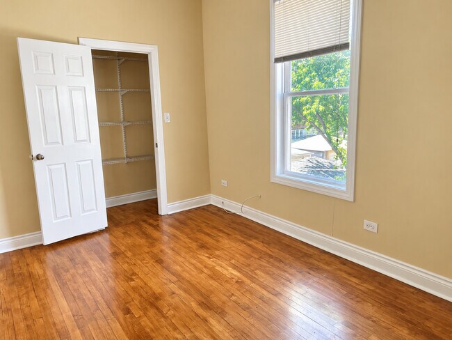 Photo - 3902 W Belden Ave Unit 2