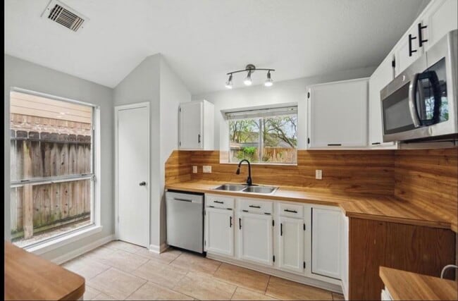 Photo - 14403 Wandering Wood Dr