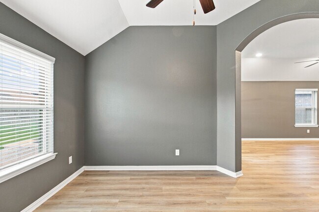 12417 Berberry Dr
