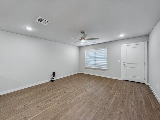 Photo - 6407 NW Kathleen St