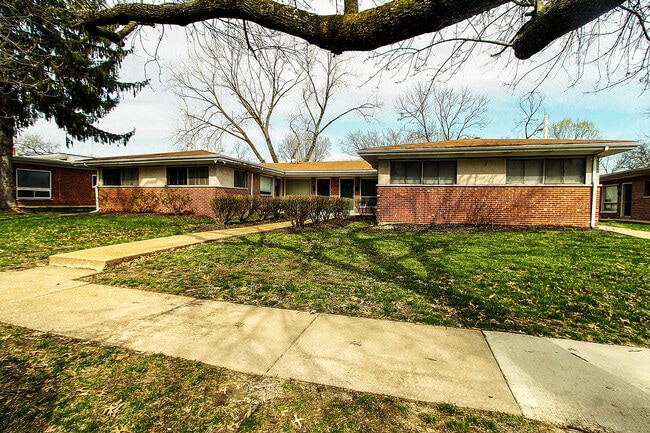 Lovely Afordable 2 Bedroom 1 Bath Garden A... - Lovely Afordable 2 Bedroom 1 Bath Garden A... Apartment Unit 1118