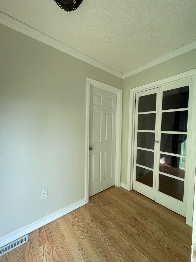 Photo - 121 Washington Rd