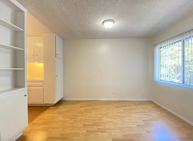 Photo - 319 S Clark Dr Unit 307