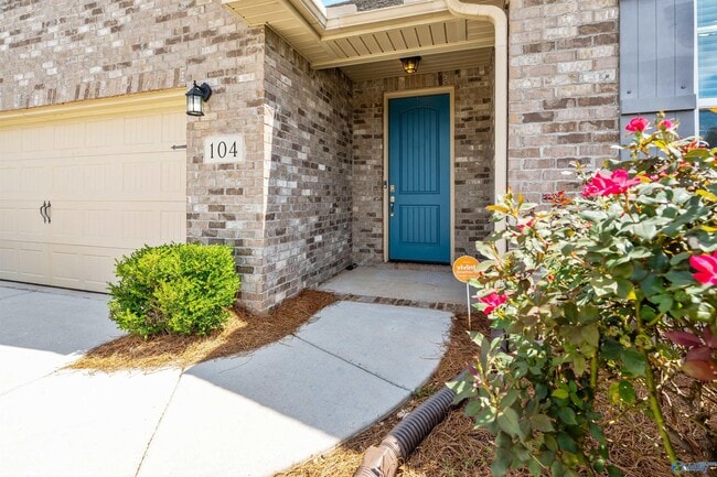 Photo - 104 Erskin Parcus Dr