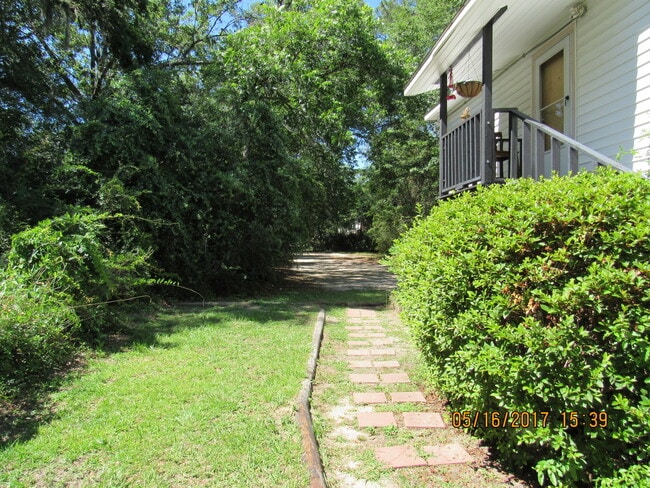 Photo - 208.5COLL Unit 208 1/2 College Street B