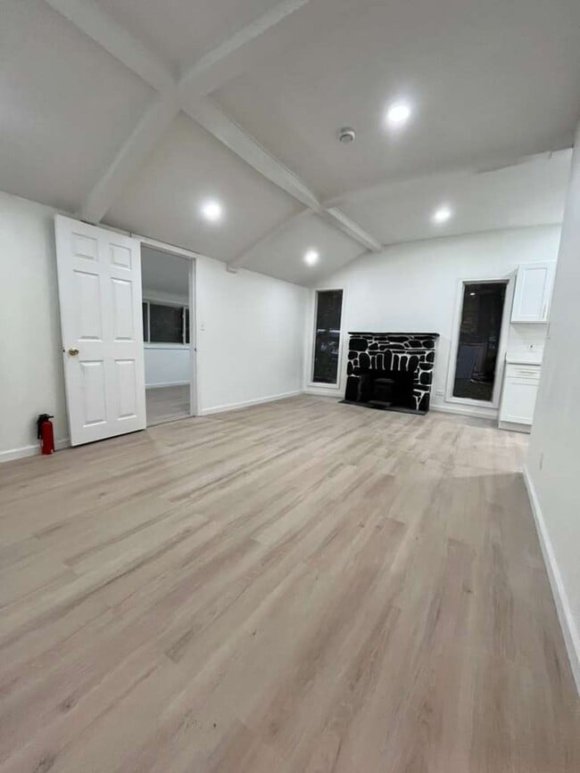 Photo - 14 Silver Trl