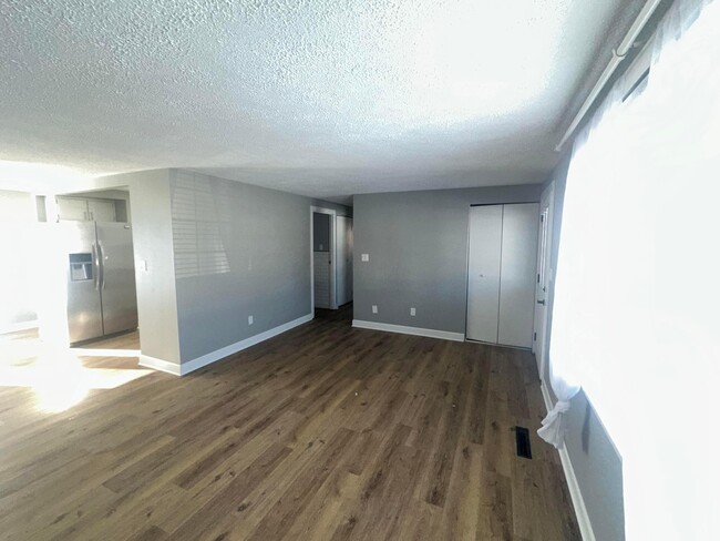 Photo - 3535 Paris Blvd