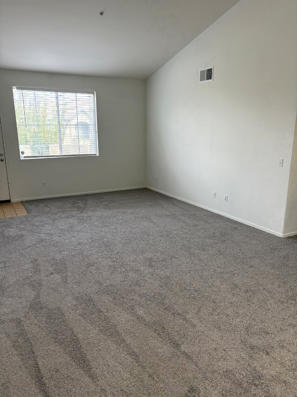 Photo - 1372 Nicolette Ave Unidad 1636