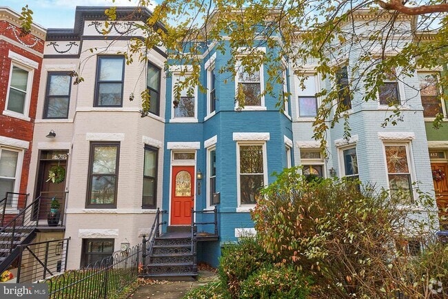 Building Photo - 421 K St NE Rental