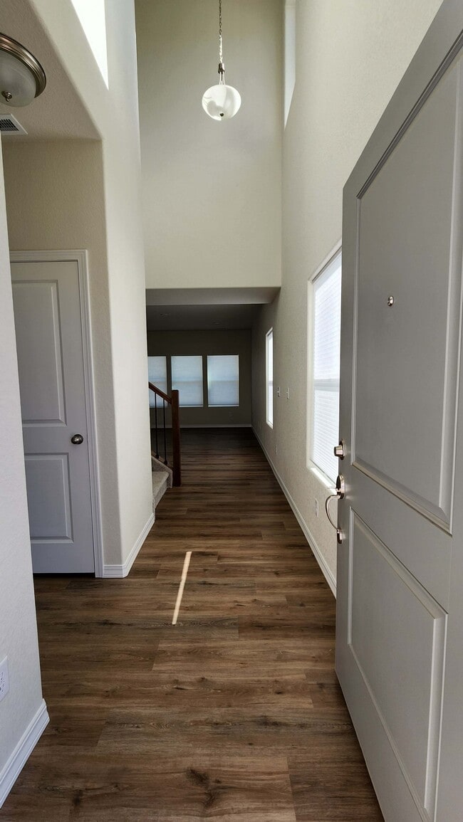 Photo - 8619 Blue Feather Lp