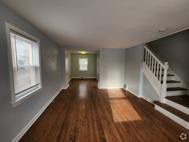 Building Photo - 364 Oakland St Rental