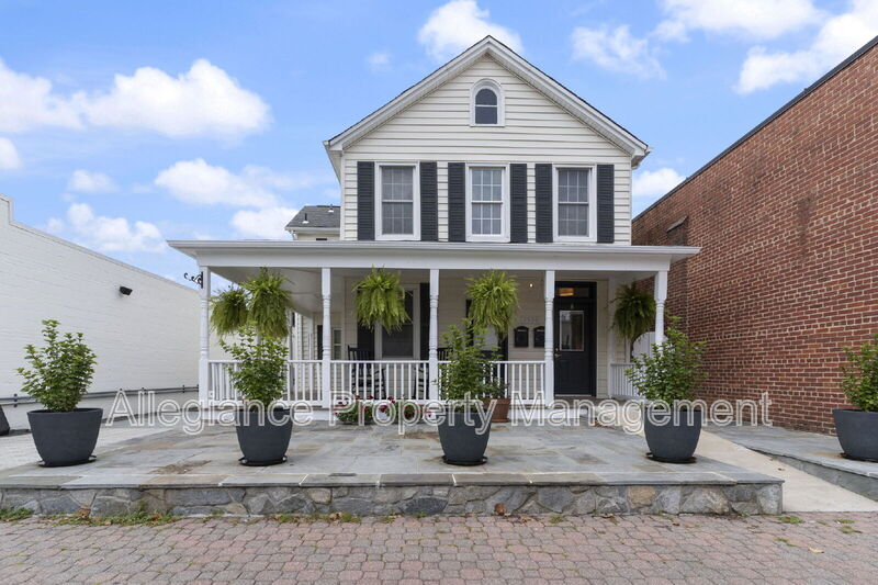 1506 B Mt Vernon Ave