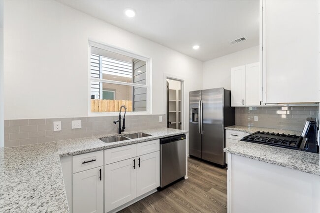 Photo - 4309 Larkspur St