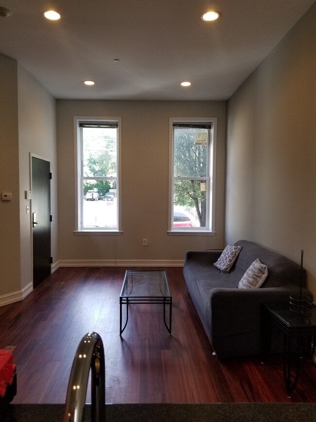Building Photo - 1504 N 18th St Unit #1