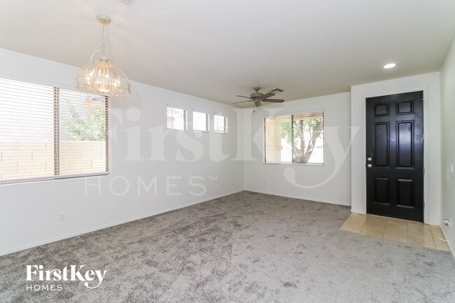 Photo - 2715 E Carson Rd