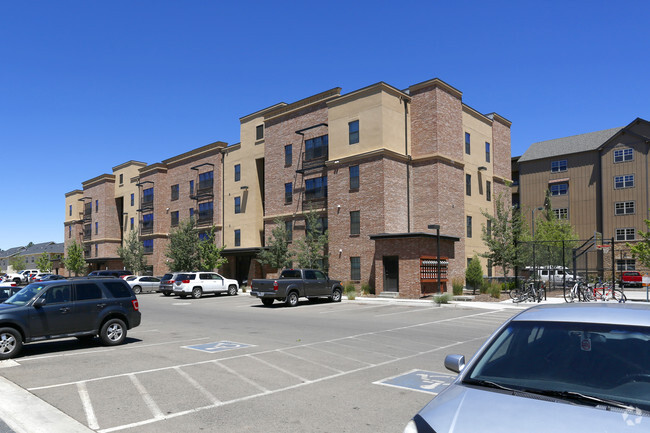 Exterior - Yugo Flagstaff Grove Apartments