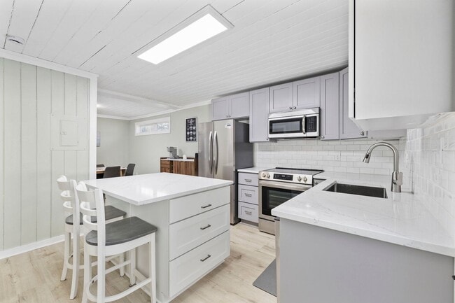 Photo - Gorgeous Totally Remodeled 3/2 in Garden C...