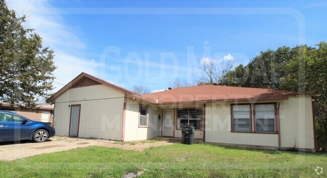 Building Photo - 1706 Cole St Unit B Rental