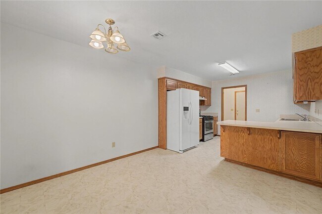 194 Hall Dr