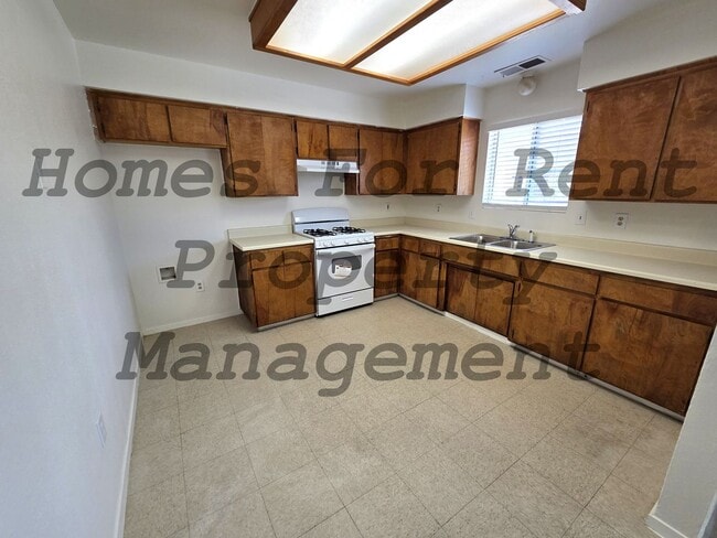 1719 W Putnam Ave Unit B