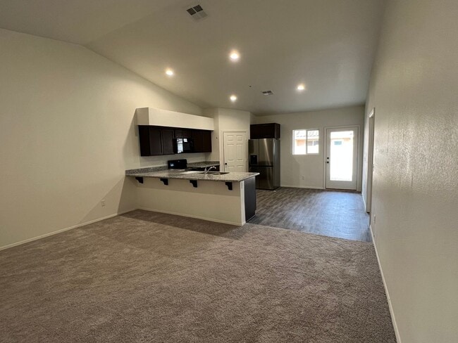 Photo - 3 BEDROOM TOWNHOME!