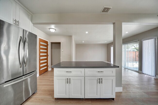 Photo - 2040 S Sherbourne Dr Unit 6