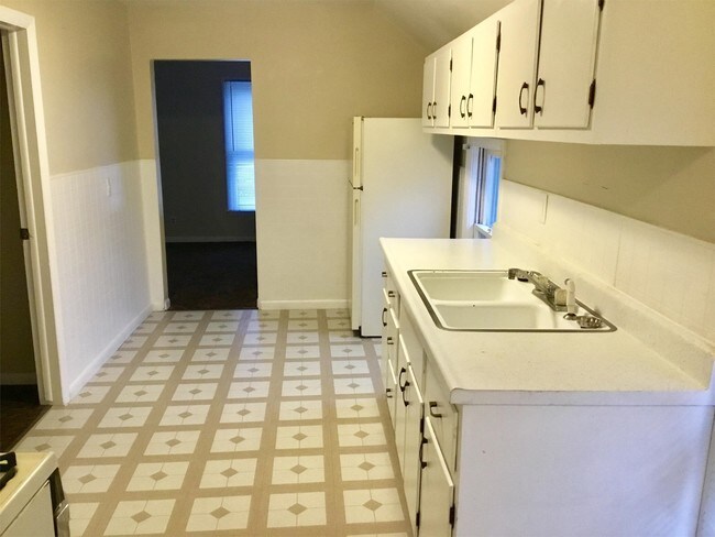 Photo - 528 W 4th St