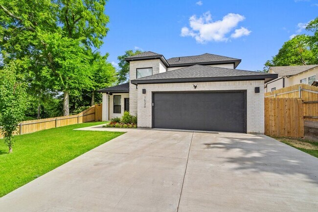 Photo - 1530 Padgitt Ave