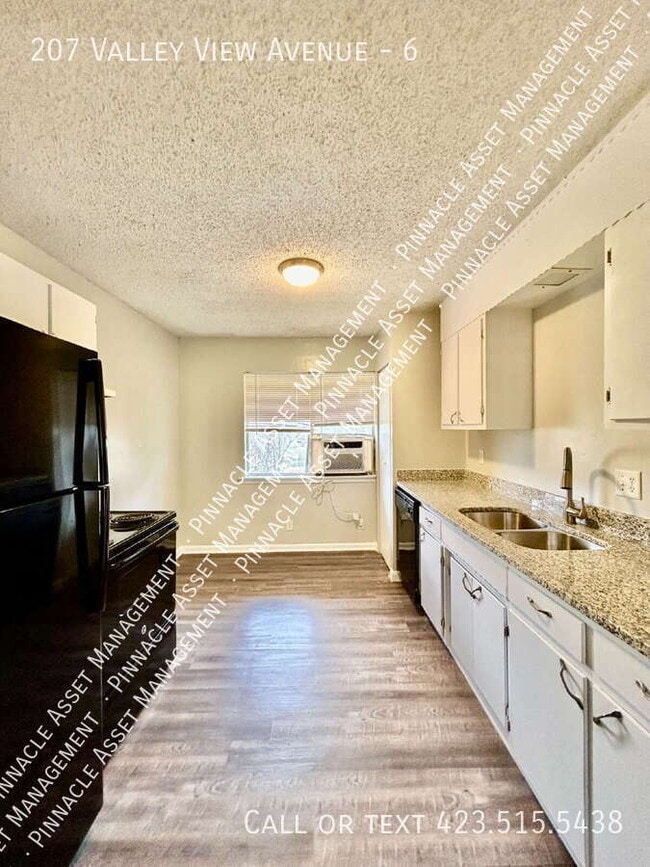 Building Photo - 207 Valley View Ave Unit 6