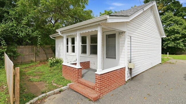 455 Moriches Rd