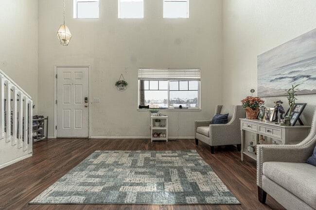 Photo - 2218 Streambank Dr