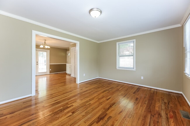 Photo - 24 Prestbury Dr
