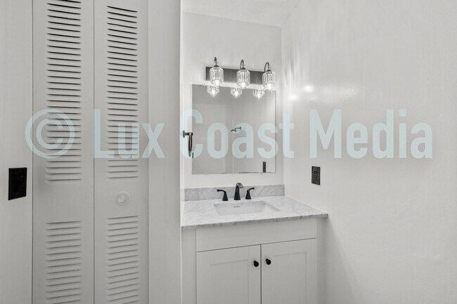 Photo - Canterbury Place Apartments