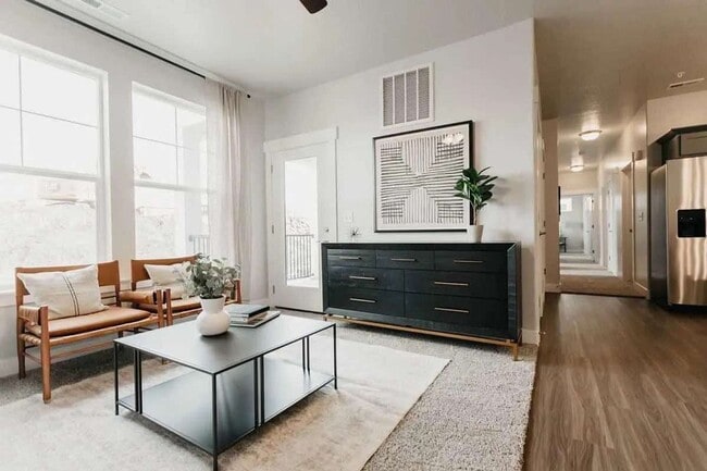 Photo - 1838 W Eaglewood Dr Unit Single Family Home
