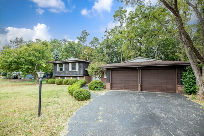 Photo - Large Home in Far North Peoria