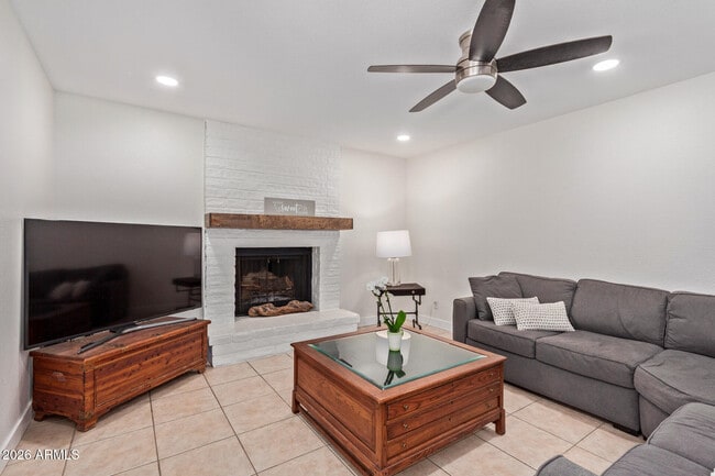 Photo - 1347 W Lobo Ave