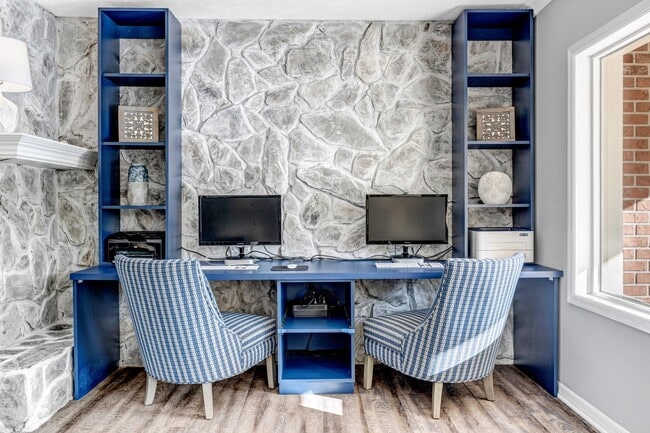 Photo - Lake Carlton Arms