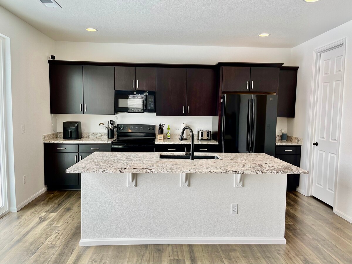 Photo - 42 S Uriah St