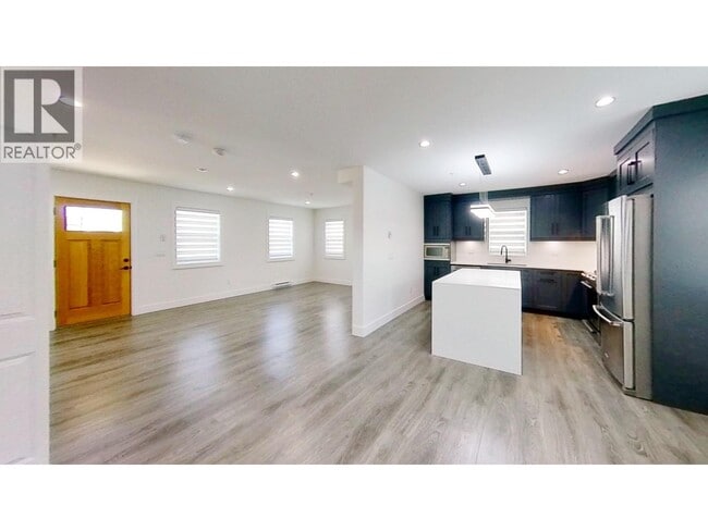 Photo - 789 Ota Ave