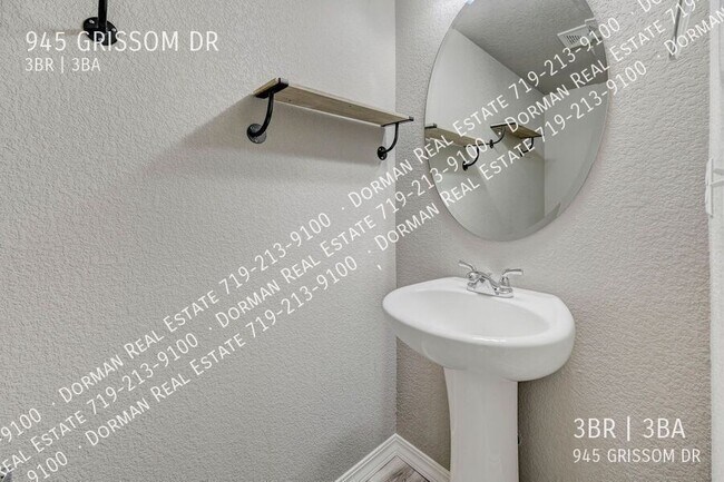 Photo - 945 Grissom Dr.