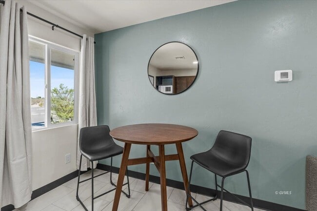 Photo - 1879 W Peppertree Dr